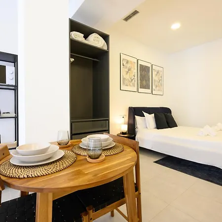Elewana Apartment *