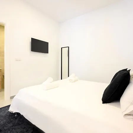Elewana Apartman